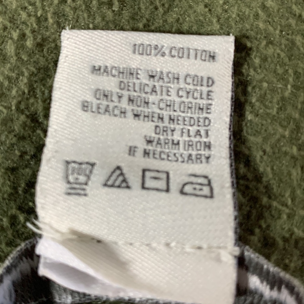 American Rag fringed. Multi-color. Size XL. Chest approx 20 inches - Picture 8 of 8